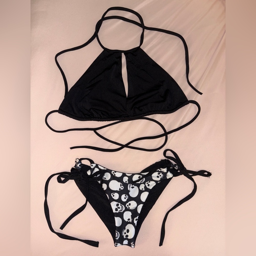 Black Skull Print Bikini Set